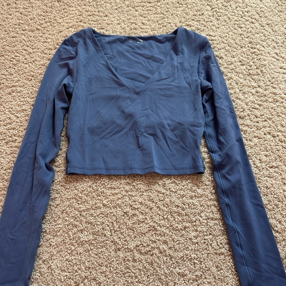 Aerie Blue V-Neck Long Sleeve Crop Top